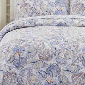 Vera Bradely Morning Shores Seashell King Quilt
